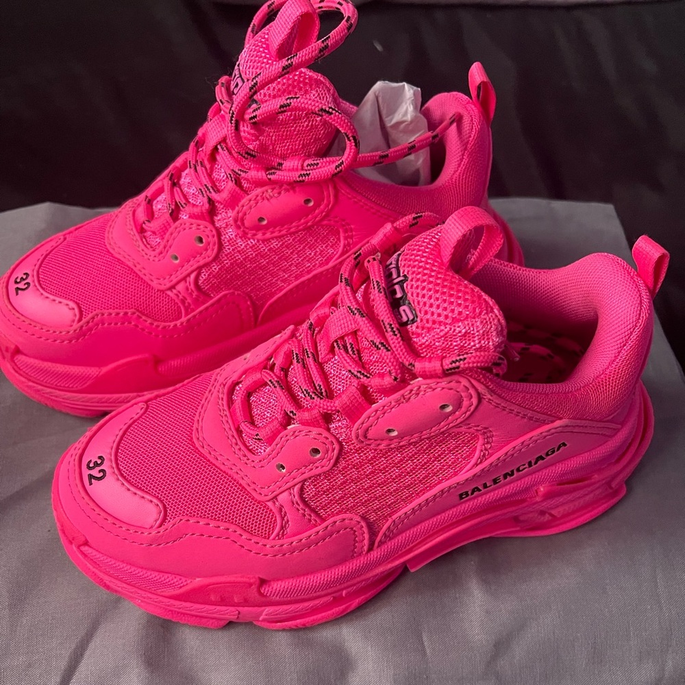 Girls pink Balenciaga sneakers